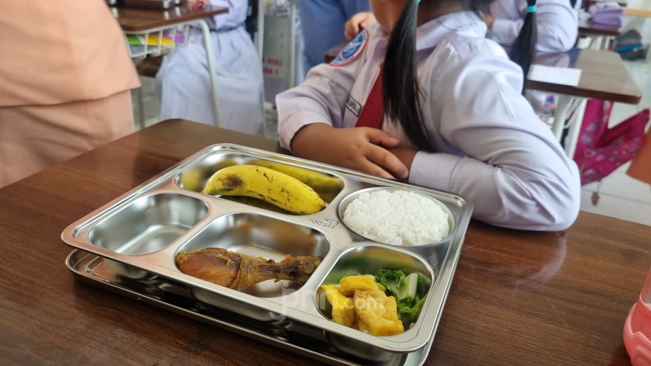 Program Makanan Bergizi Gratis (MBG): Solusi Gizi atau Tantangan Negara?